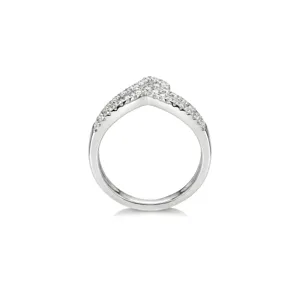Zilveren V-vormige pave diamantring, asymmetrisch ontwerp, elegante luxe fijne sieraden.