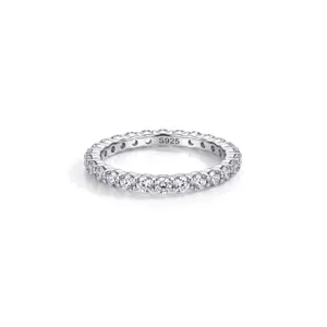 925er silber moissanit eternity ring minimalistisch zart stapelbar funkelnd schick