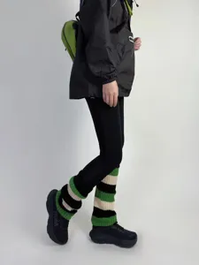 Jambières en tricot rayées pour femme, chaussettes montantes confortables noir et vert pour hiver.