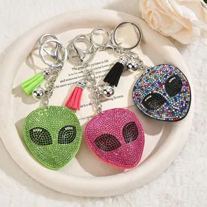 Legering Strass Alien Schedel Sleutelhanger Met Polyester Kwastje Trendy Glanzende Kristal Tas Charm Hanger Voor Cadeau Auto Sleutelring Accessoires