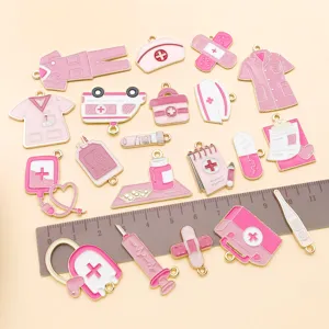 Rosa medizinisches Emaille Anhänger Set, DIY Legierung Stethoskop Spritze Schmuck basteln.