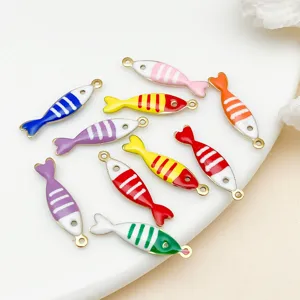 Bunte Emaillierte Fisch Anhänger Set für DIY Schmuckherstellung, ideal für handgemachte Armbänder.