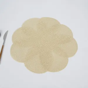 Petal Woven Placemat Natural Straw Table Mat Heat Insulated Dish Mat Dining Table Decor