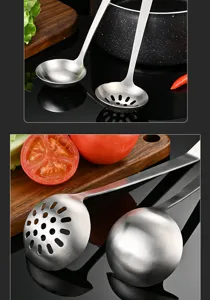 Louche à soupe et écumoire en acier inoxydable, détail de vaisselle de cuisine mate.