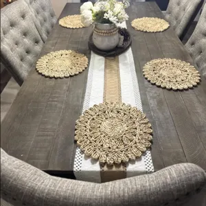 Ronde gevlochten maisstrooien placemat voor eettafel, rustieke natuurlijke geweven tafelmat.