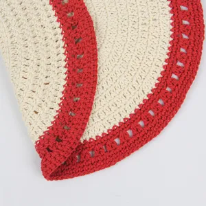Handgemaakte gehaakte katoenen kopjesmat retro rood en crèmekleurige ronde tafelonderlegger