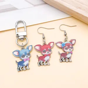 Gedetailleerd overzicht van schattige Chihuahua hond legering bedels, ideaal voor DIY sieraden.