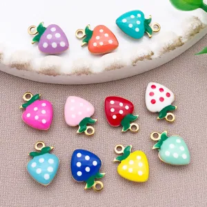 Geëmailleerde aardbei bedels gouden metaal hanger DIY sieraden maken accessoires kleine schattige items