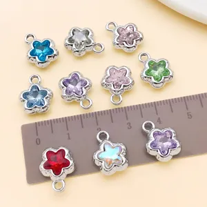 Pendentifs en alliage en forme d'étoile de cristal coloré pour bijoux faits à la main.