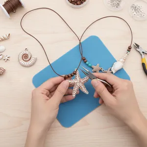 Detailansicht der DIY Ozean Seestern Anhänger Schmuck Basteln Zubehör und Montage.