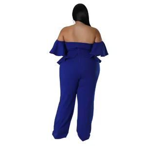 Vue arrière d'une combinaison sexy bleu roi à épaules dénudées et jambes larges pour femmes.