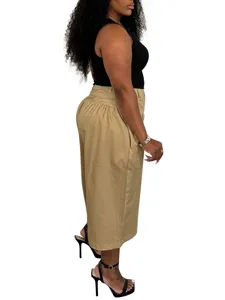 High waist pleated wide leg casual trousers detail showcasing the waist design and fit style.