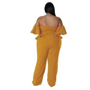 Combinaison sexy épaules dénudées manches courtes jambe large pour femme vue détail.