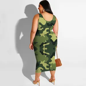 Plus size camouflage mouwloze midi jurk detailweergave, casual bodycon stijl voor dames.