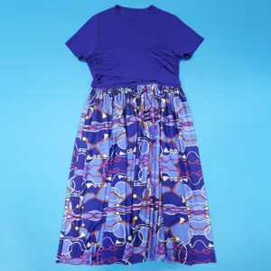 Plus size short sleeve contrast dress with pleated bodice and chic chain print skirt max
