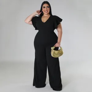Plus Size schwarzer V-Ausschnitt Rüschenärmel Weites Bein Jumpsuit für elegante Damen.