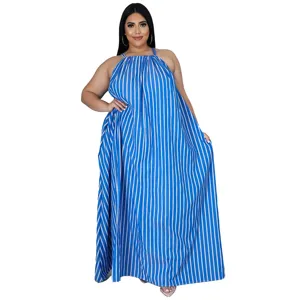 Détail de robe longue dos-nu rayée bleu et blanc, vêtement d'été décontracté grande taille.