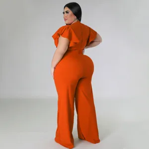 Plus Size orange Rüschenärmel weite Bein Jumpsuit Detailansicht zeigt elegante Passform.