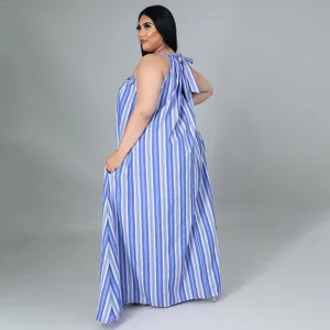 Robe longue maxi dos nu rayée bleu et blanc grande taille ample décontractée chic.