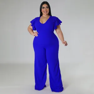 Eleganter royalblauer Jumpsuit in Übergröße mit V-Ausschnitt, Rüschenärmeln und weitem Bein.