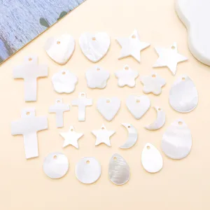 Set di ciondoli fai da te in conchiglia bianca naturale, forme assortite stella, cuore.