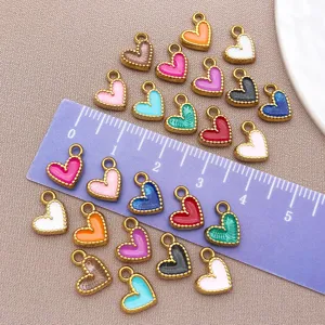 Colgantes de corazón esmaltados coloridos de acero inoxidable para collar pulsera.