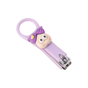 Süßer Cartoon Puppen Nagelknipser mit klappbarem Griff und Ring für den praktischen Alltag.