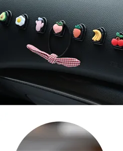 Simpatici ganci adesivi per auto a cartoni animati decorazione d'interni archiviazione.