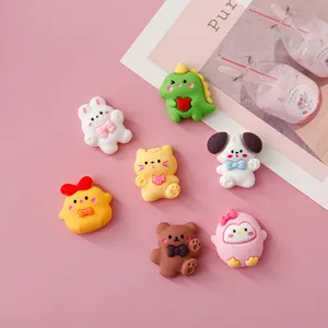 Simpatici ciondoli in resina di animali cartoon per decorare cover DIY, vendita all'ingrosso.