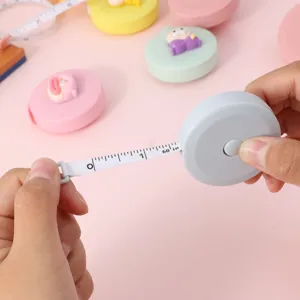 Metro a nastro retrattile carino con bambola 1.5m flessibile per misurazione corporea sarti.