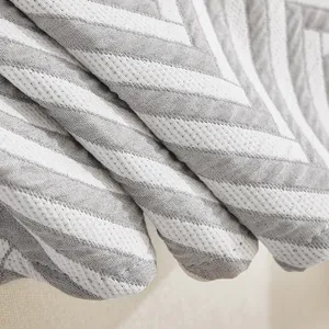 Atmungsaktive graue Fischgräten Luft-Jacquard Dreischicht Sofadecke für das Büro und Alltag.