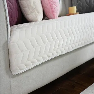 Moderner minimalistischer Winter Plüsch Sofakissen Detail, dicker warmer Steppbezug neu.