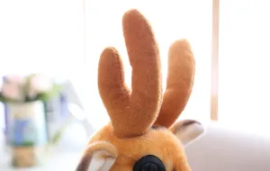 Close-up detail van zachte pluche herten gewei, schattig knuffeldier pop voor verjaardag cadeau.