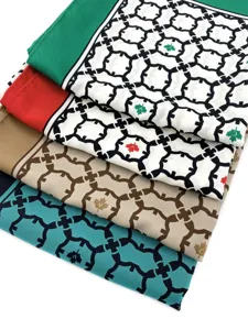 Foulard quadrato in seta stile retrò europeo 90x90cm con stampa a catena geometrica.
