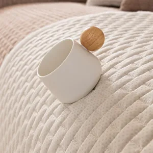 High quality thickened crystal velvet sofa cushion cover, warm anti-slip main product view.