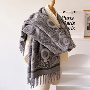 Winter women's paisley jacquard scarf, classic core-spun yarn shawl, thick and warm.