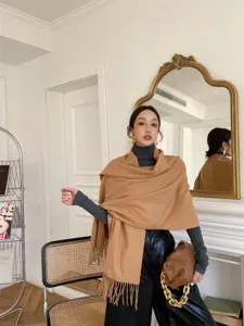 Einfarbig Kunstkaschmir Winterschal für Damen, elegantes Fransendesign, warmer Schal.