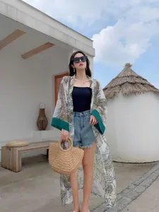 Langer sommerlicher Strand Überwurf grüner Blätter Print Cardigan Damen Sonnenschutz Kleidung