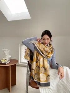 Modischer Damen Imitat Kaschmir Schal, warmer geometrischer Muster Schal für den Winteralltag.