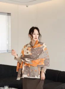 Chic cat print autumn winter women shawl imitation cashmere warm fashion travel scarf detail