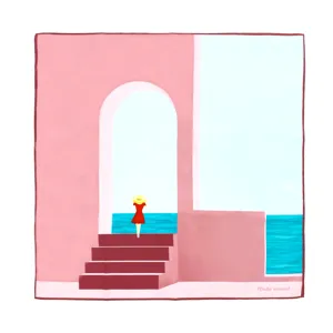 Detalle de pañuelo de seda cuadrado con estampado arquitectónico artístico elegante.