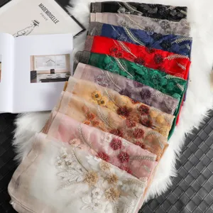Elegante sciarpa in vera seta con ricamo floreale stile etnico scialle dettagliato