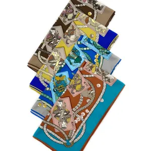 Foulard quadrato in seta stile vintage di lusso con stampa carte da gioco 90cm.