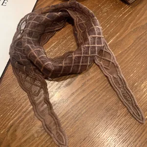Brown short lace grid scarf for women, fashionable mesh jacquard decorative summer shawl.