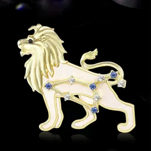 Squisita spilla con costellazione del leone e strass brillanti, dettaglio elegante per stile.