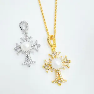 Französisches Vintage Zirkon Kreuz Perlen Anhänger Halskette Set Detailansicht Damen.