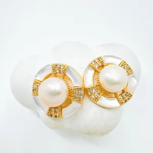 Exquisite gold-plated geometric pearl earrings with mother-of-pearl and sparkling rhinestones.