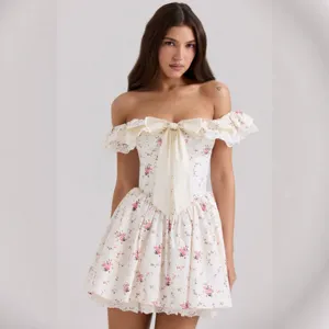 Robe courte française vintage à fleurs épaules dénudées avec nœud pour femme vue principale