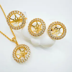 Elegantes vergoldetes Strass Schmuckset mit Anhänger Halskette Ring und Ohrringen