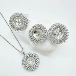 Silberfarbenes Strass DIY Schmuckset mit Halskette Ring und Ohrring Rohlingen für Perlen.